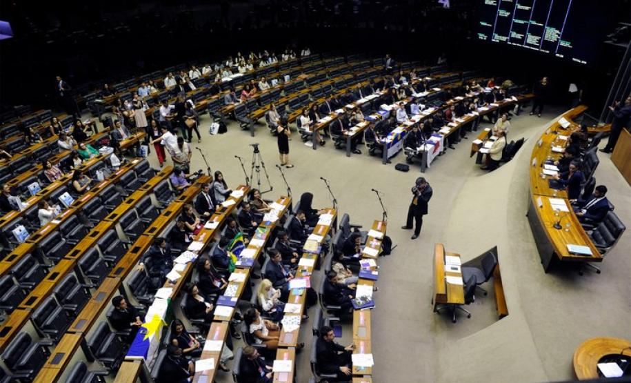 ALUNAS DO CE ERON DOMINGUES SÃO SELECIONADAS PARA PROGRAMA PARLAMENTO JOVEM BRASILEIRO