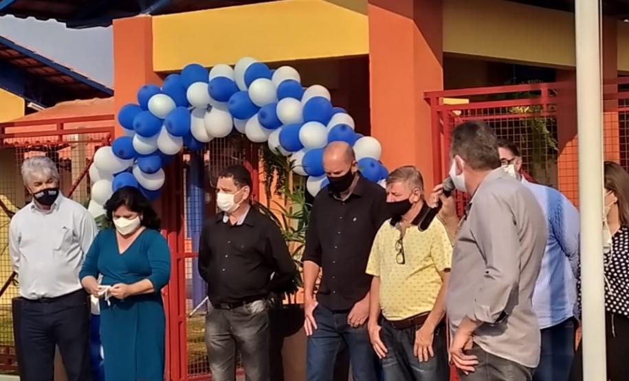 Na tarde de Sexta, 14 de agosto de 2020 foi realizada a inauguração do novo prédio da Escola Municipal Professora Maxmirian Barbara Gaspar Silva, no município de Terra Roxa. Participaram da Solenidade, Chefe do NRE Toledo, Professor José Carlos Guimarães, Assistente técnica Neiva Marques Andrade Niero, a Secretária Municipal da Educação Marcia Sônego de Pádua, o Secretário Estadual da Administração e da Previdência (Seap) e demais autoridades do município