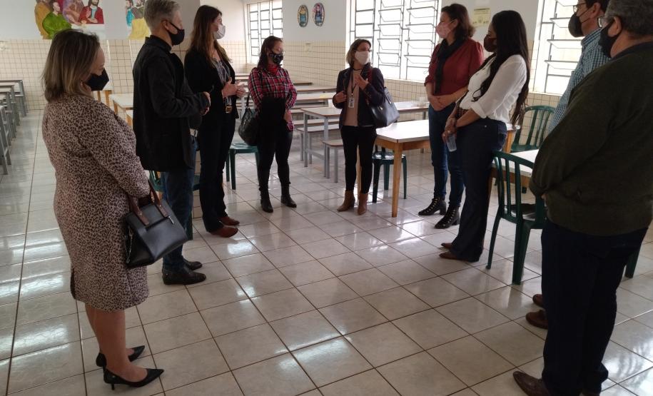 Visita da SEED e NRE Toledo ao CAET.