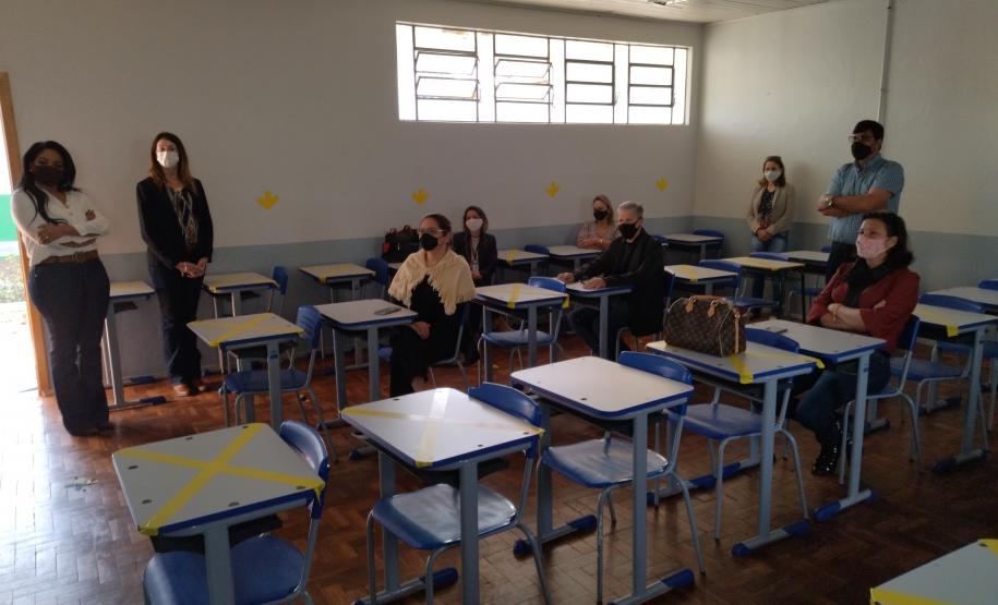 Visita da SEED e NRE Toledo ao CAET.