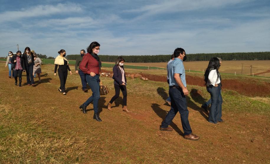 Visita da SEED e NRE Toledo ao CAET.