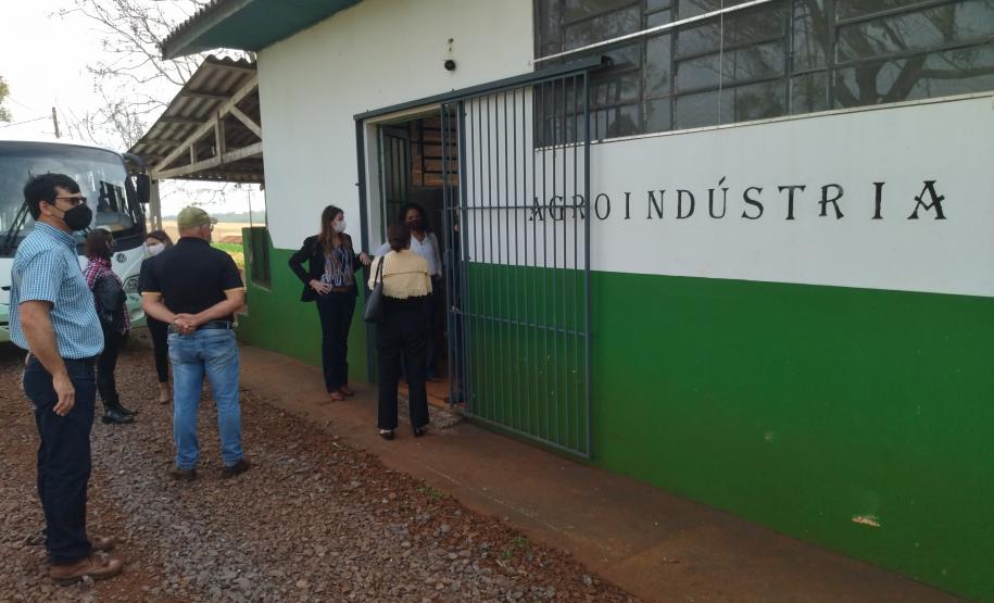 Visita da SEED e NRE Toledo ao CAET.