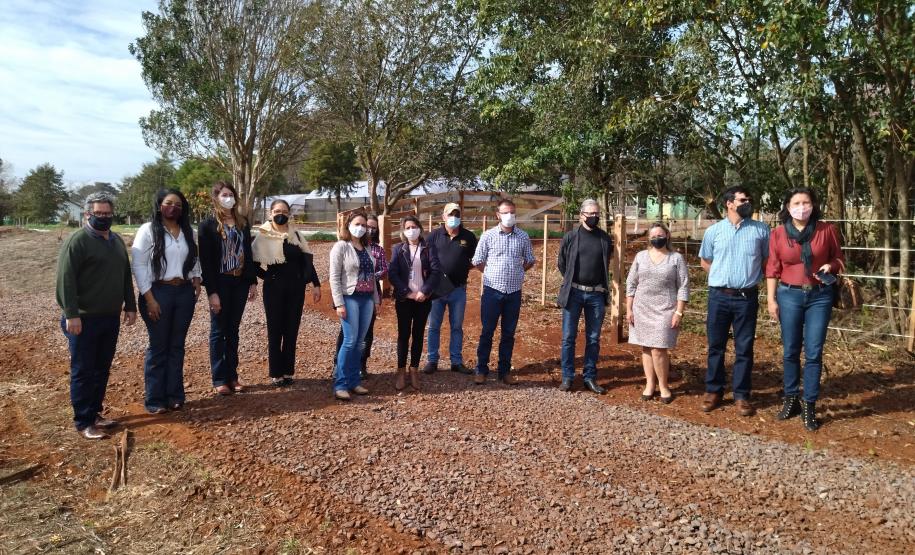 Visita da SEED e NRE Toledo ao CAET.