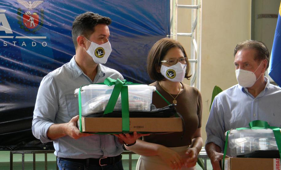 Entrega Kit Robótica.