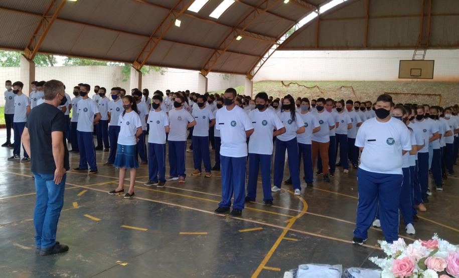 🟢✅ Entrega do Uniforme Escolar às Escolas Cívico-Militares