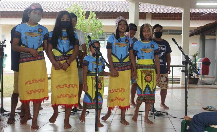 ENTREGA DE QUADRA POLIESPORTIVA