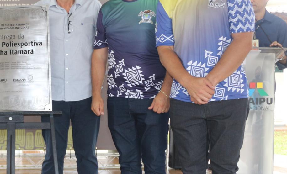 ENTREGA DE QUADRA POLIESPORTIVA