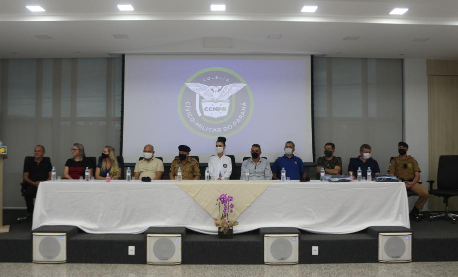 SOLENIDADE DE ENTREGA DOS UNIFORMES