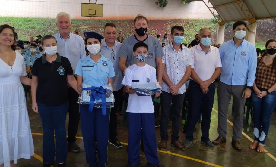 SOLENIDADE DE ENTREGA DOS UNIFORMES