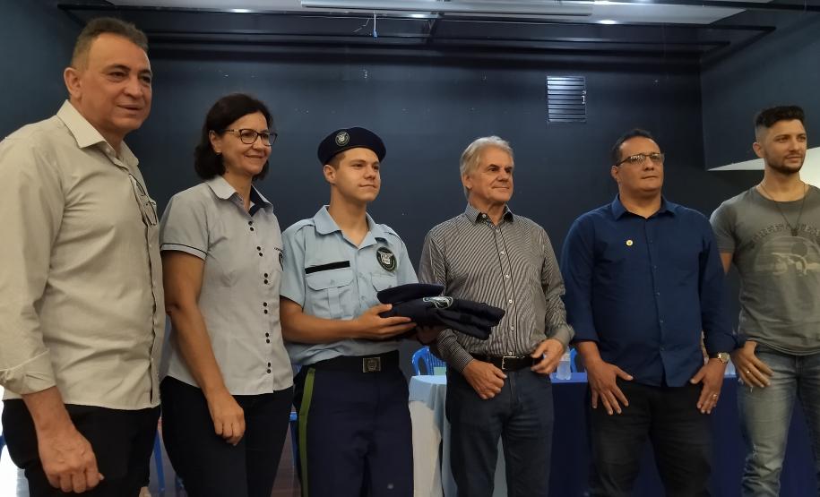 SOLENIDADE DE ENTREGA DOS UNIFORMES