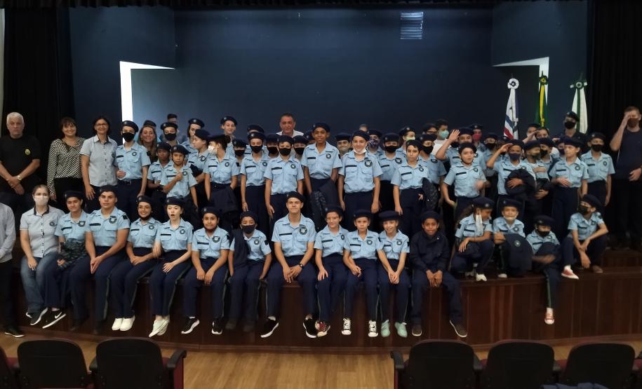 SOLENIDADE DE ENTREGA DOS UNIFORMES