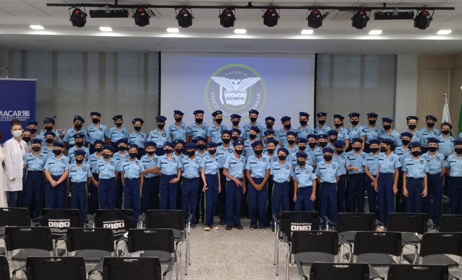 SOLENIDADE DE ENTREGA DOS UNIFORMES